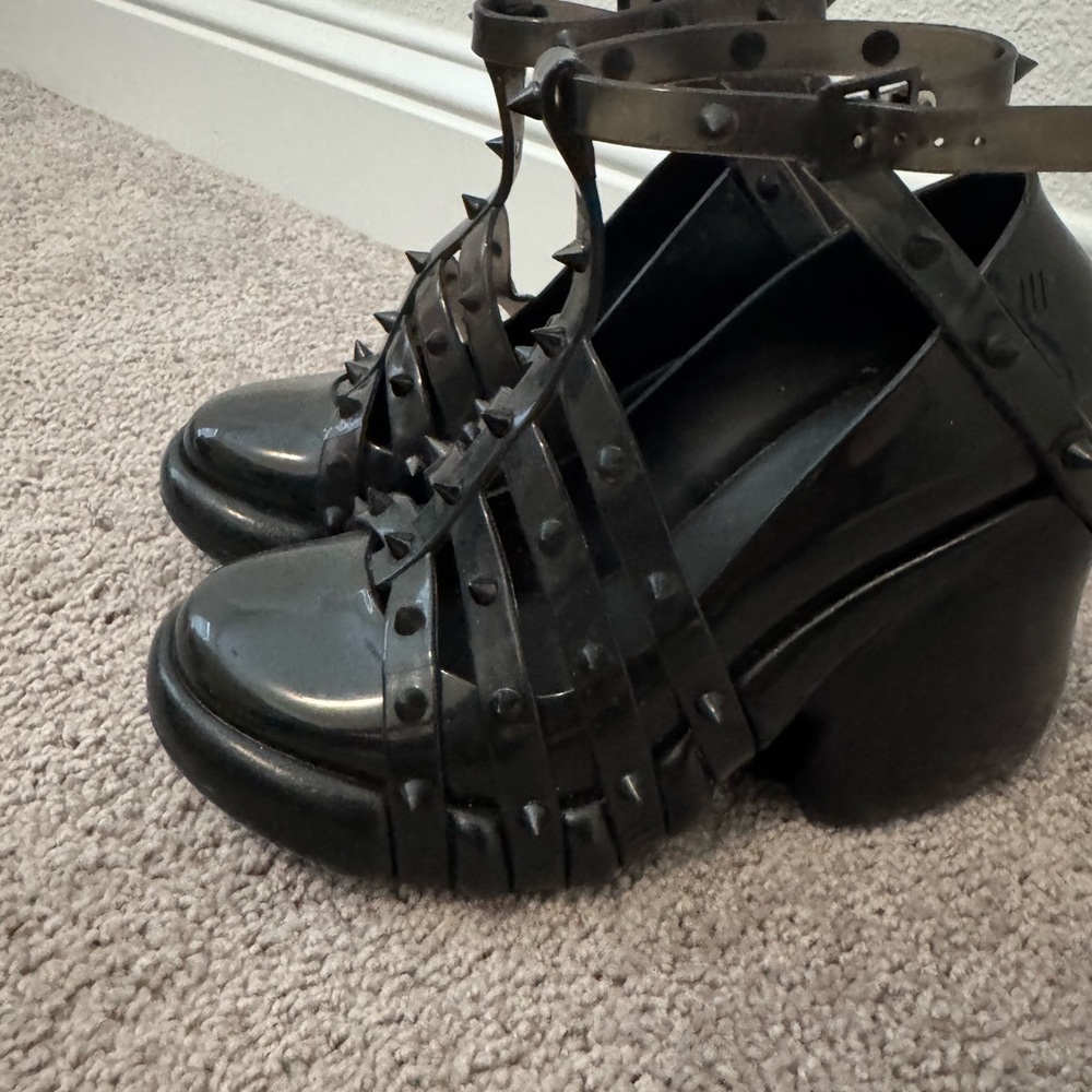 JEAN PAUL GAULTIER
x Melissa Punk Love Pump